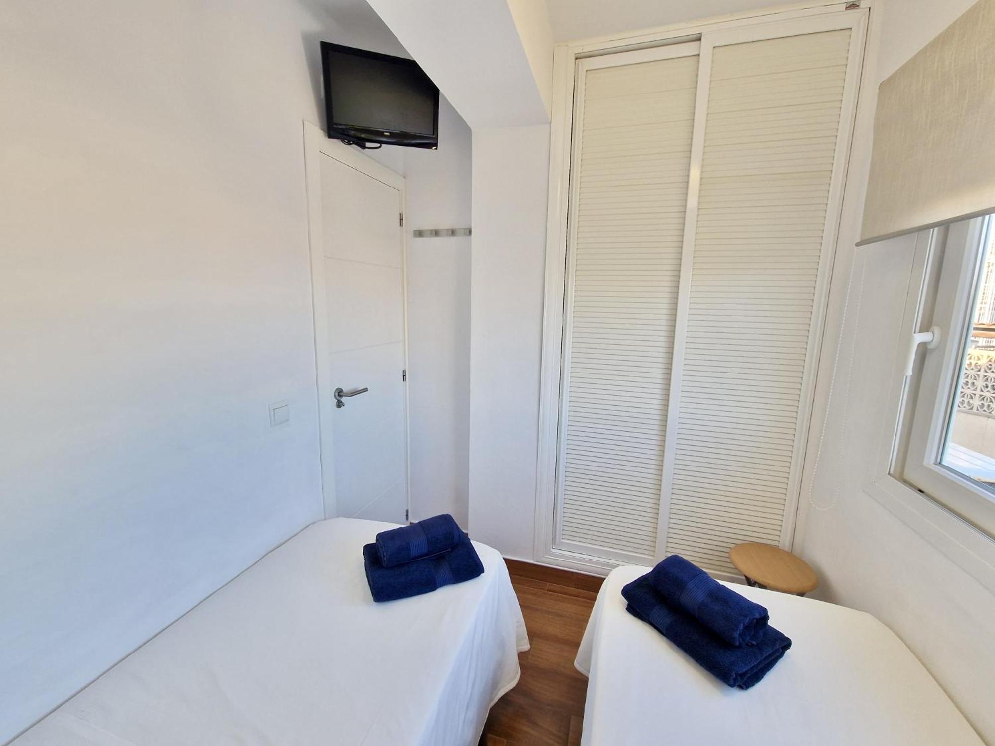 Sr Mediterraneo Playa De La Carihuela ตอร์เรโมลิโนส ภายนอก รูปภาพ